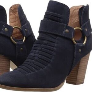 EUC Seychelles Anthropologie Impossible Bootie Navy Blue Size 6